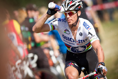 Osvěžující se Zdeněk Štybar