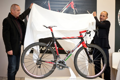 odhalení Colnaga CF8