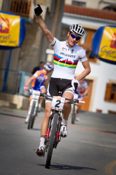 Jaroslav Kulhavý začíná vítězně