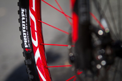 Jaroslav Kulhavý testuje nový materiál 