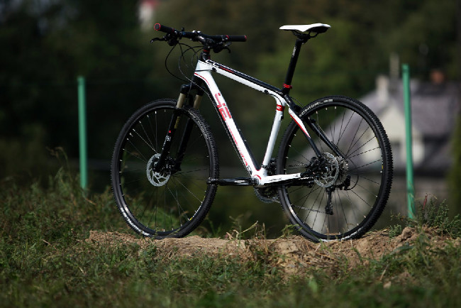 karbonový high-end cross