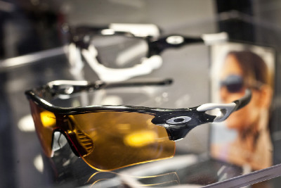 Oakley RadarLock v Bicycle Cafe