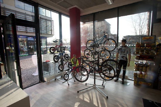 AkceBike shop opening