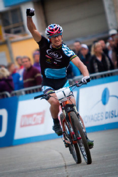 Brian Lopes vyhrává první sprint světového poháru