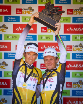 Sauser a Stander obhájili vítězství na Cape Epic