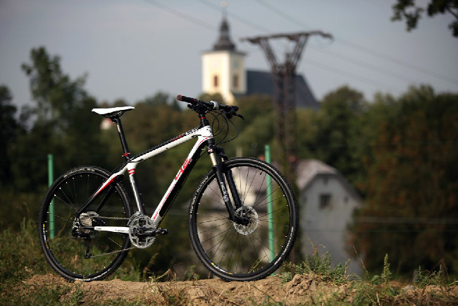 karbonový high-end cross