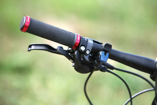 karbonový high-end cross