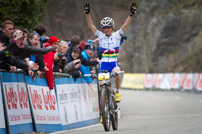 Catherine Pendrel vítězí