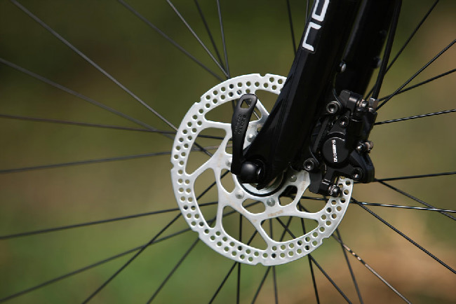 karbonový high-end cross