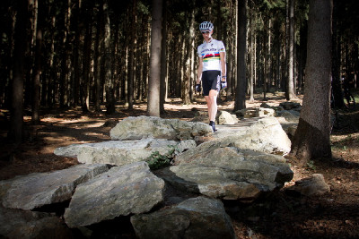 Jaroslav Kulhavý obhlíží jednu z nejtěžších pasáží