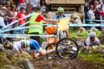 žlutá pro Katku Nash