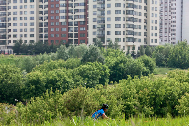 Tereza Huříková a všudepřítomné betonové kolosy