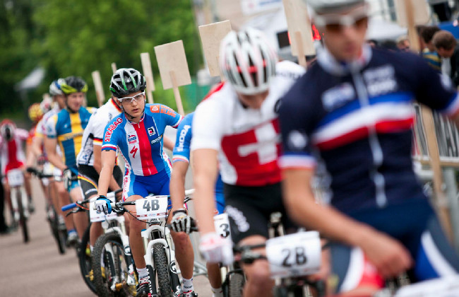 Tereza Huříková v řadě mužů