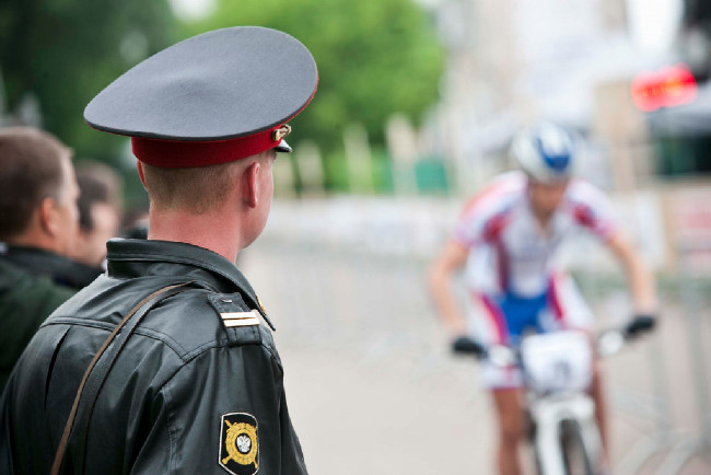 Po každých padesáti metrech stojí přísná moskevska milice