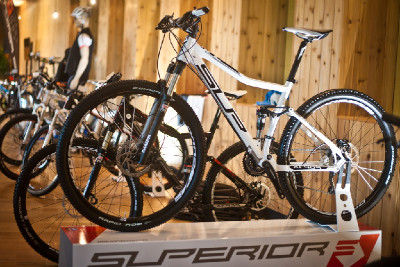 Superior XF909 - nejlevnější 29" full