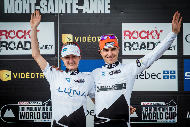 Catherine Pendrel a Nino Schurter v dresech lídrů SP