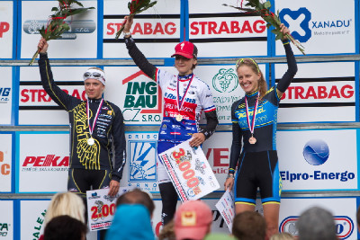 ženy U23: 1.Škarnitzlová, 2.Kuntová, 3.Štěpánová