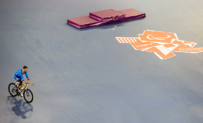 Jiří Ježek krouží kolem stupňů vítězů