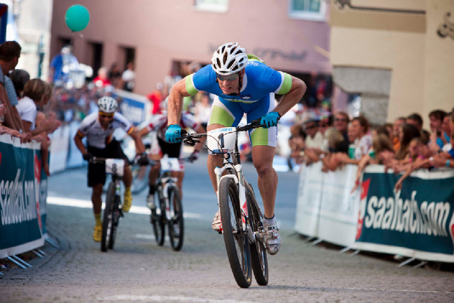 Sprint Eliminator - Miha Halzer měl vždy po startu náskok několika metrů