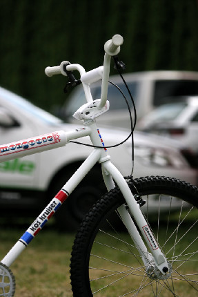 Mongoose Kos Kruiser Signture