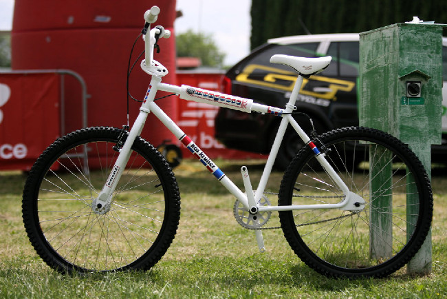 Mongoose Kos Kruiser Signture