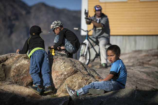 Petr Kraus v Grónsku - hrátky s dětmi