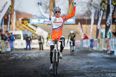 Tomáš Paprstka slaví své první vítězství v Toi Toi Cupu