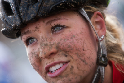 Emily Batty to sluší pořád