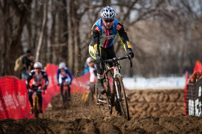 Martin Bína zkouší nejtěžší písečnou pasáž