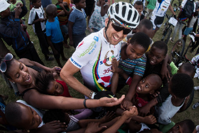 Christoph Sauser v obležení