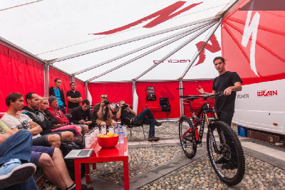 Brandon Sloan představuje nové Enduro 29er