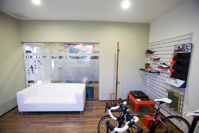 Kolokrám Specialized Concept Store 2013