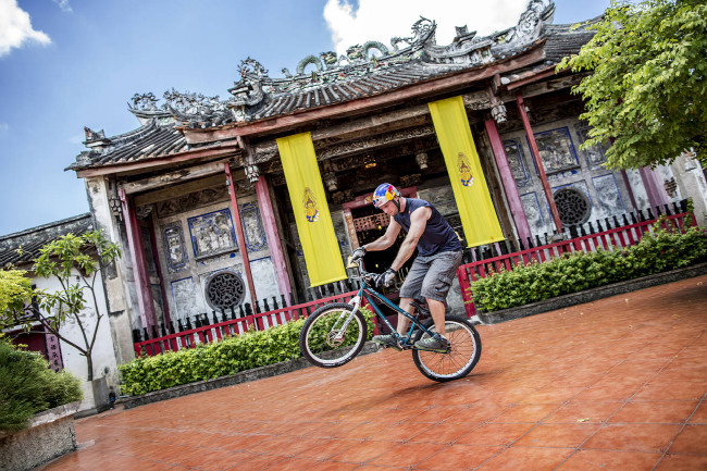 Petr Kraus v Bankoku