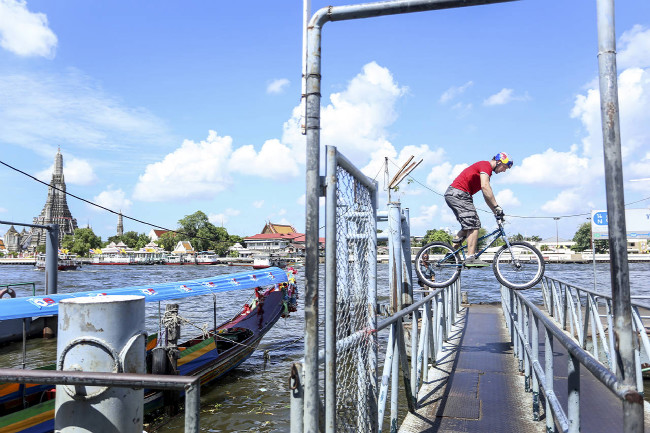 Petr Kraus v Bankoku