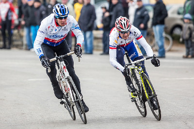 Cílový spurt Boudného a Kadlece