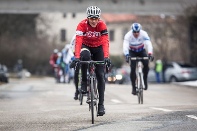 Jaroslav Kulhavý vyhrává první vrchařskou prémii před Boudným a Cinkem