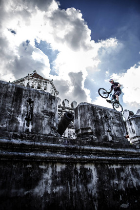 Petr Kraus v Bankoku