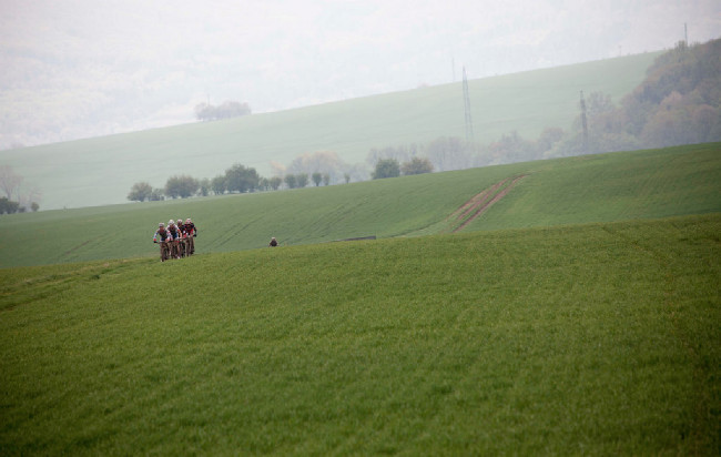 pod Uhřínovem už bylo pole značně roztrhané