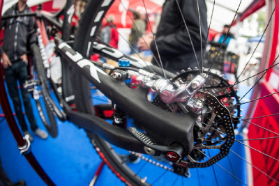 JK zvýšil brzdnou sílu