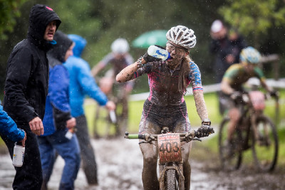 Karla Štěpánová zapijí bahno