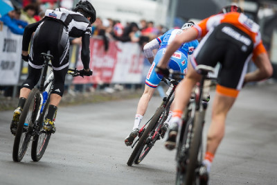 Jan Nesvadba spurtuje do čtvrtfinále