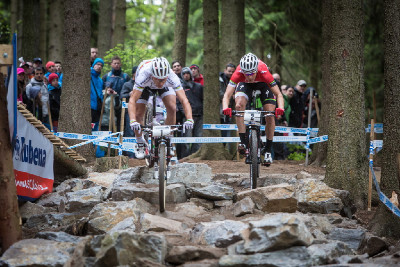 NIno Schurter a Jaroslav Kulhavý v Rubena Choice