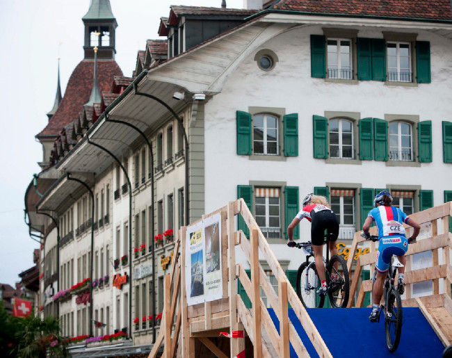 Katka Nash se pere s Jolandou Neff