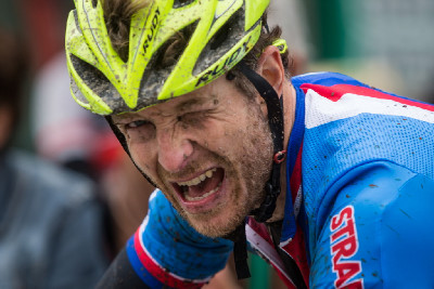 Kristián Hynek dojíždí vyčerpaný na 4. místě