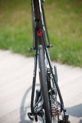 Superior Team Road Issue 2014 - zadní vzpěry bez brzd