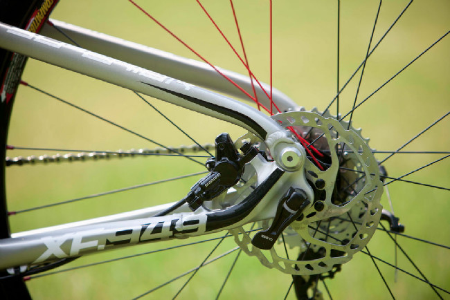 našlo se místo i pro uchycení uvnitř trojúhelníku