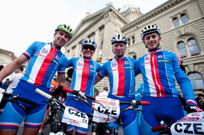 Pěkná práce - Ondra Cink, Katka Nash, Jan Nesvadba a Jan Vastl