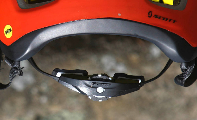 Test enturo helem Bell a Scott