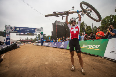 Jolanda Neff vítězí