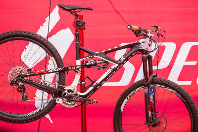 sjezdové Enduro Mitche Ropelata